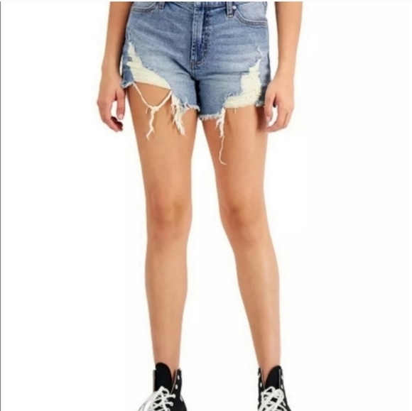 Kendall+Kylie The Icon Short, Size 24 - Picture 3 of 9